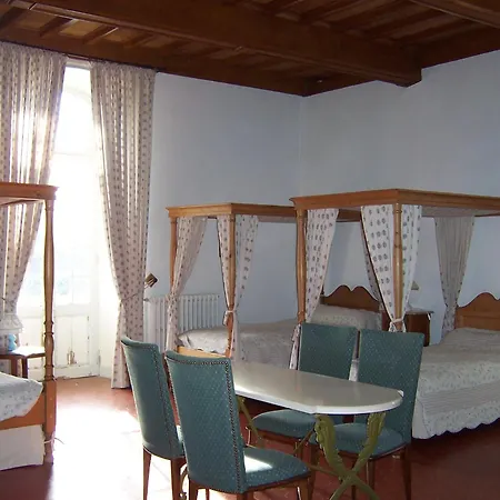 Demi-chateau De Paulignan Pour 15 Personnes