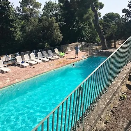Prázdninový dům Demi-chateau De Paulignan Pour 15 Personnes Trausse